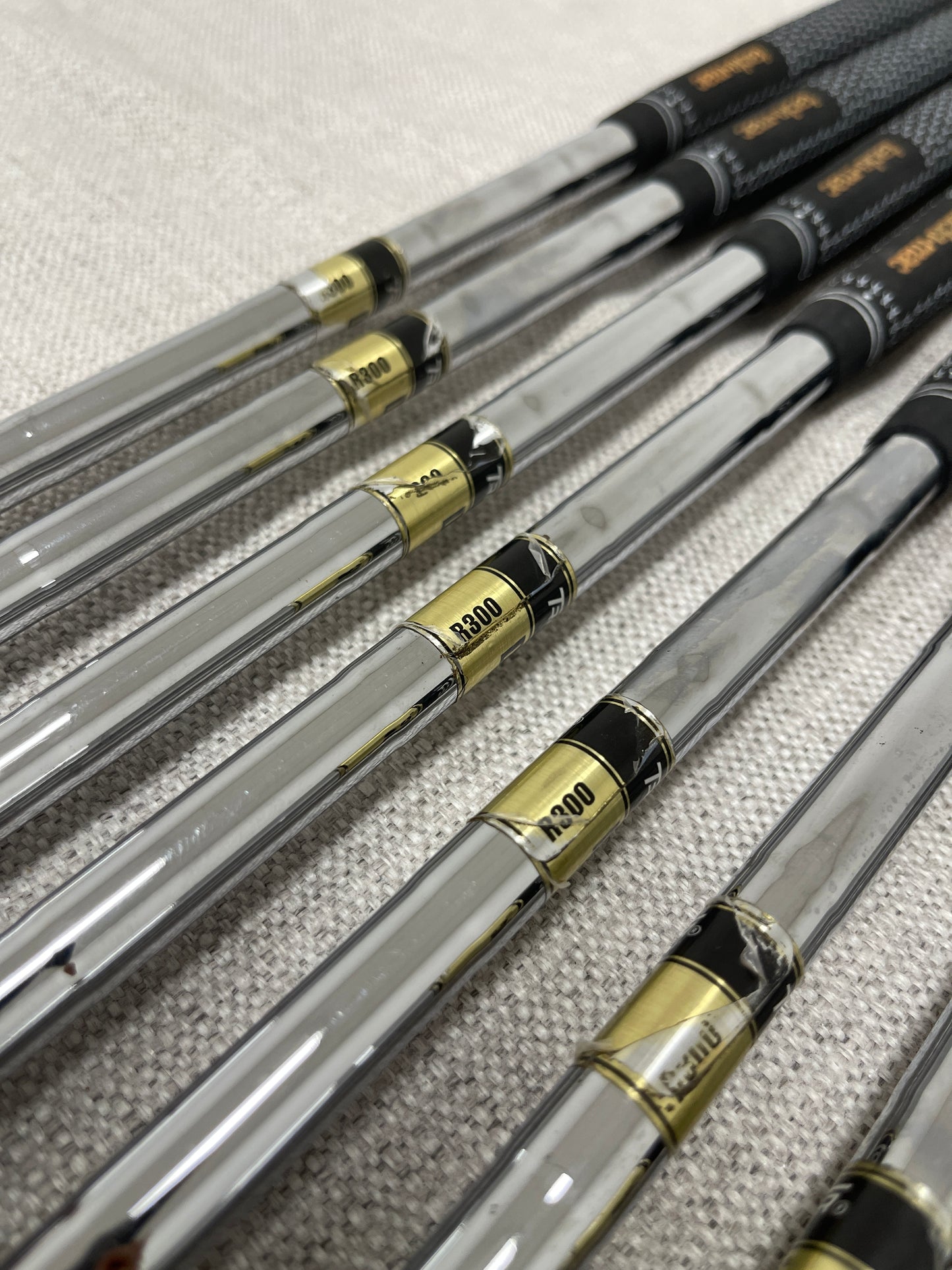 Titleist 704CB Single Iron. Sold Separately. Dynamic Gold R300 Regular Flex - Good Condition # 14186