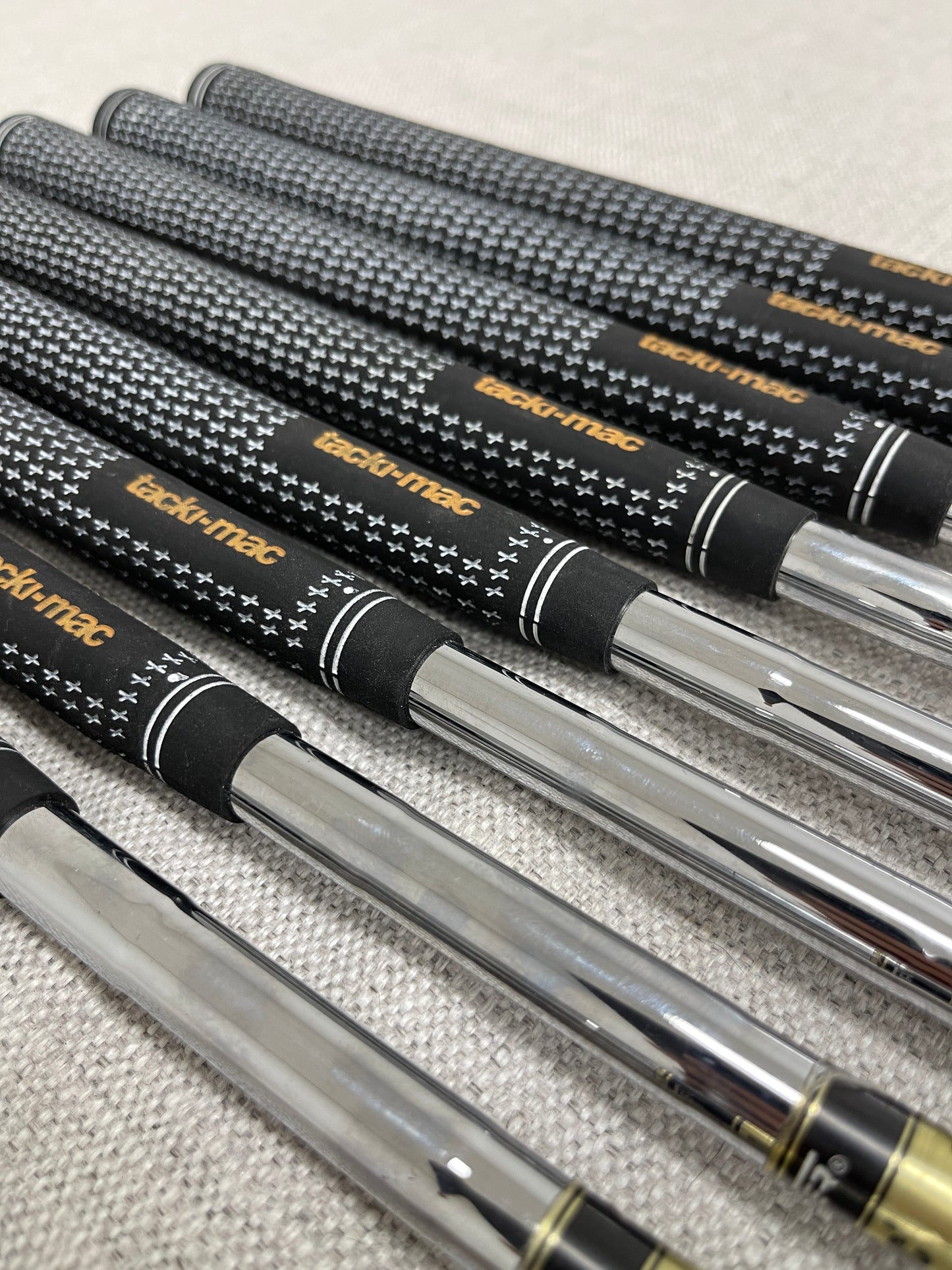 Titleist 704CB Single Iron. Sold Separately. Dynamic Gold R300 Regular Flex - Good Condition # 14186