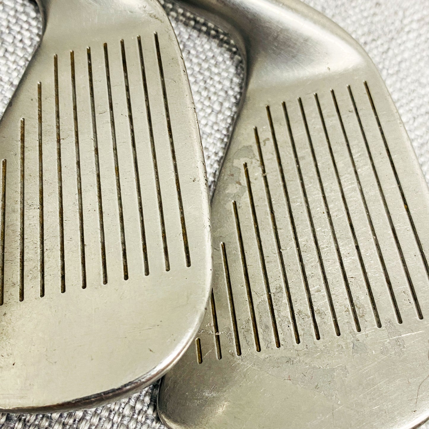 Titleist DCI 990B Single Iron. Sold Separately. S300 Stiff - Good Condition # 13882