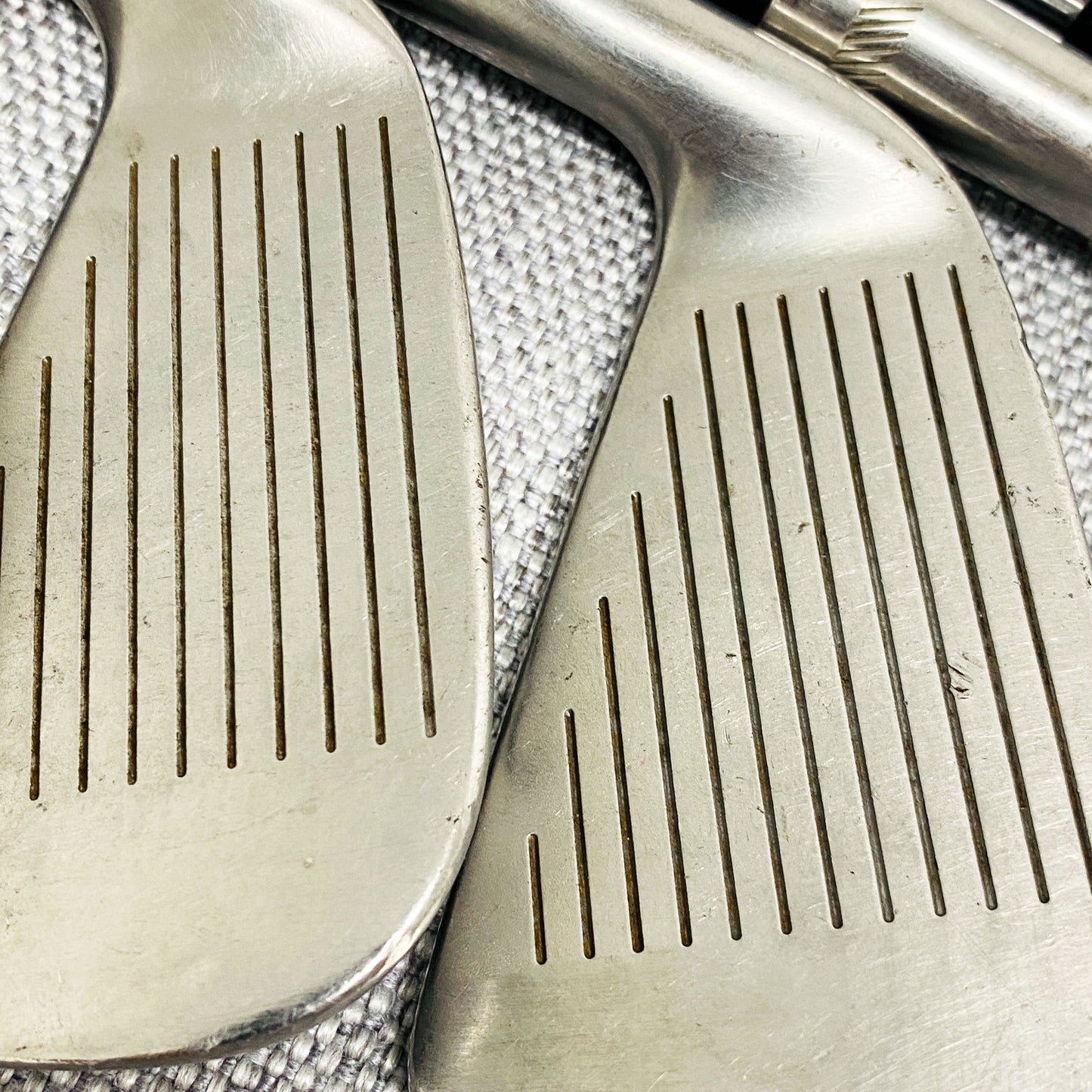 Titleist DCI 990B Single Iron. Sold Separately. S300 Stiff - Good Condition # 13882