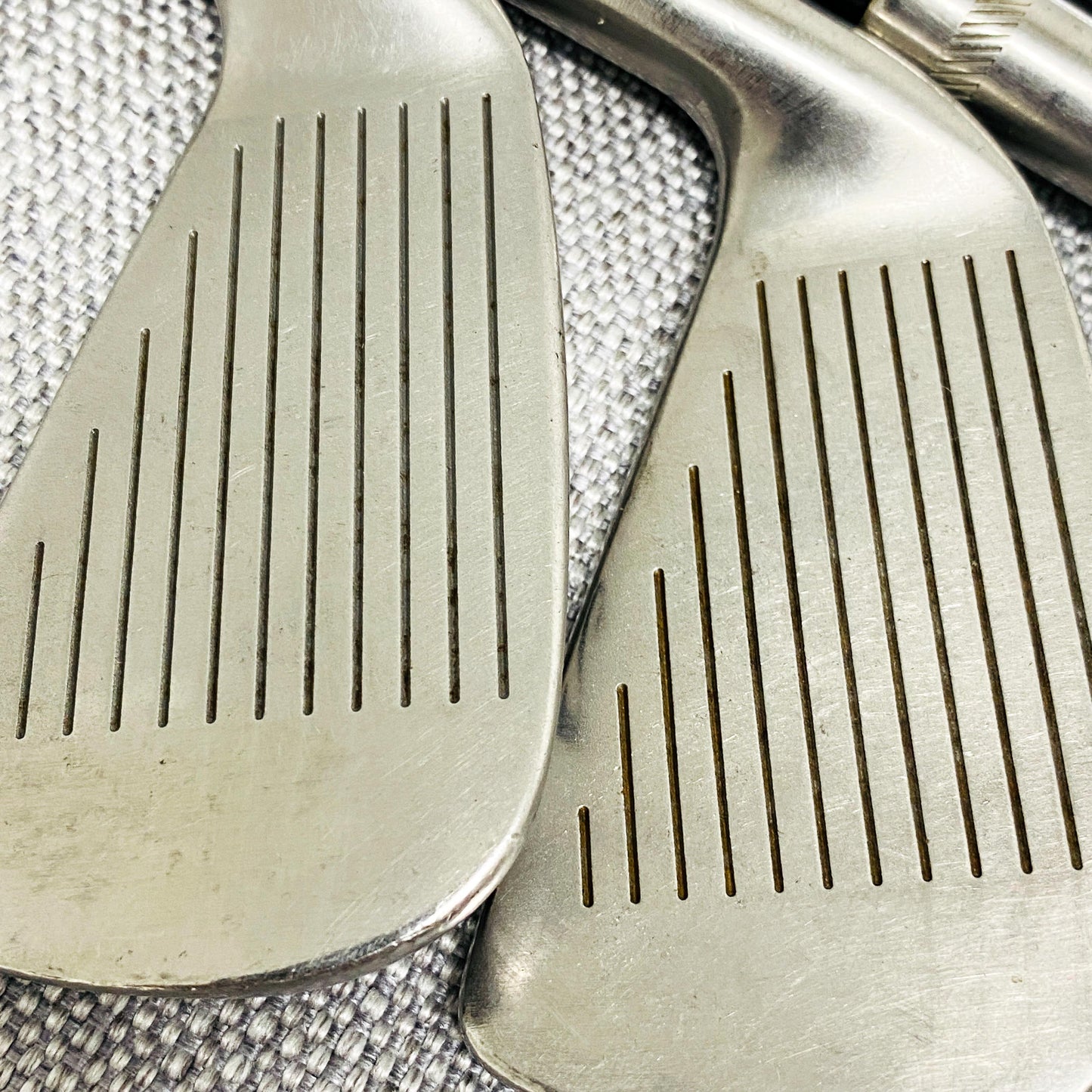 Titleist DCI 990B Single Iron. Sold Separately. S300 Stiff - Good Condition # 13882
