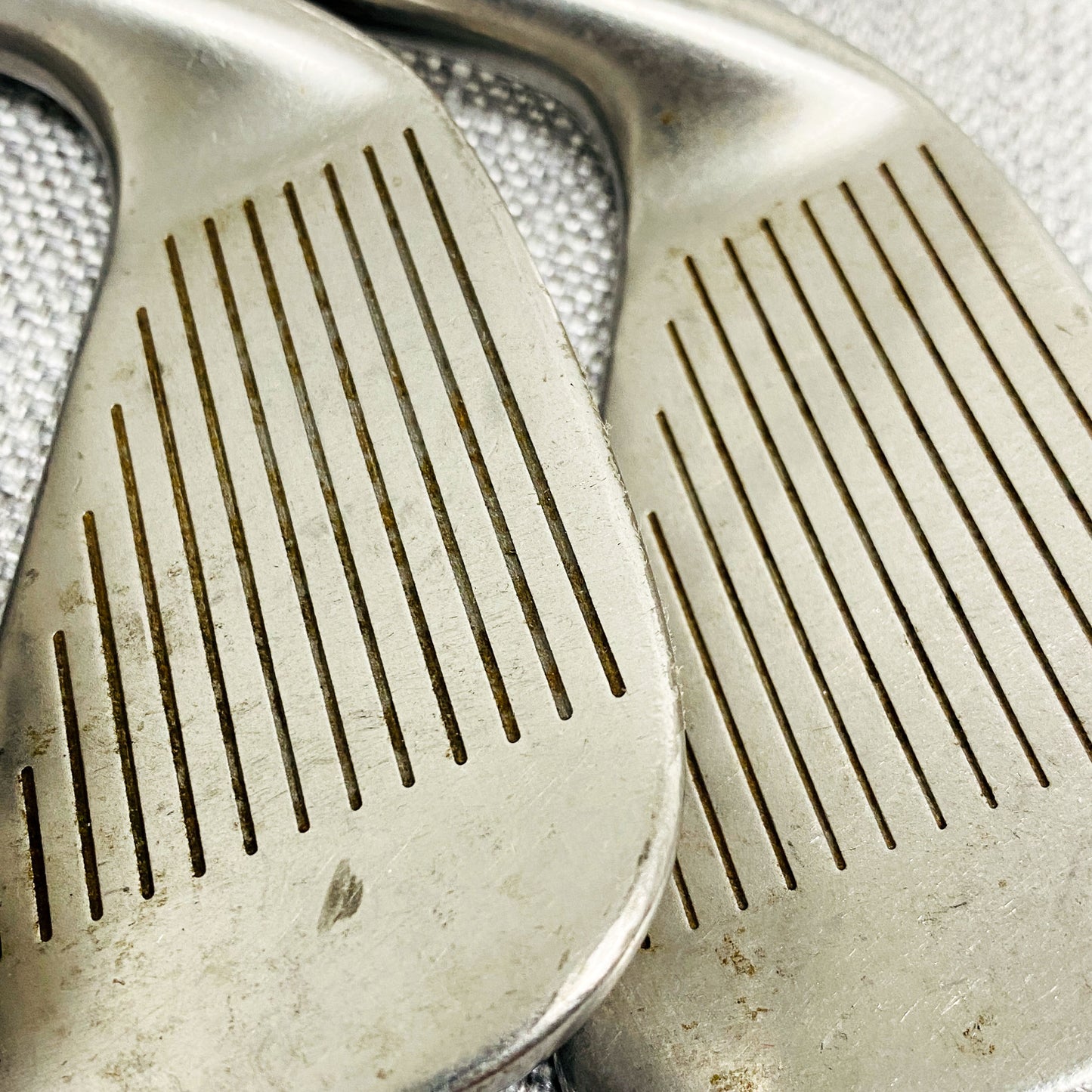 Titleist DCI 990 Single Iron. Sold Separately. DG S300 - Very Good Condition # 13856