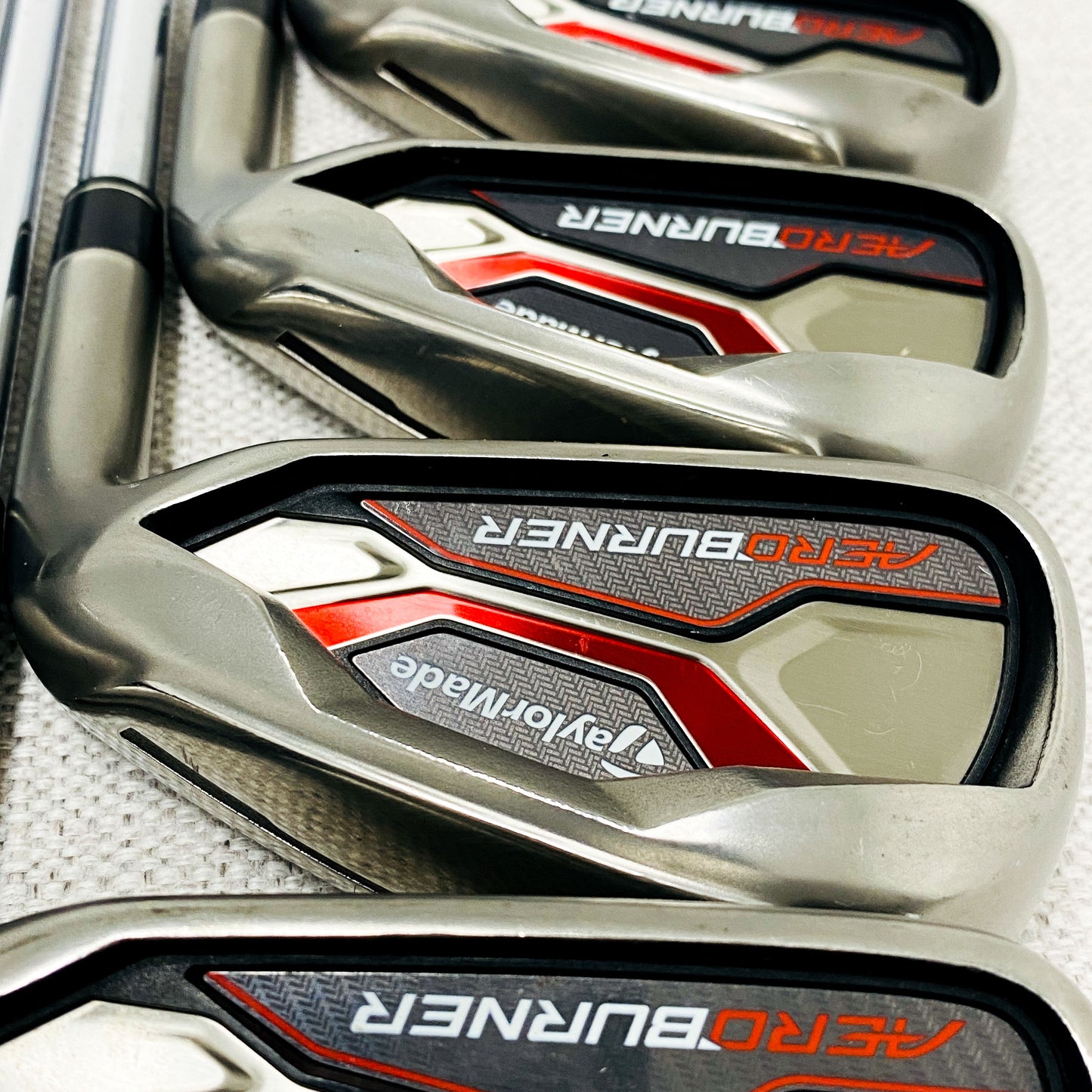 TaylorMade AeroBurner Single Iron. Sold Separately. Regular Flex Steel - Very Good Condition # 13762