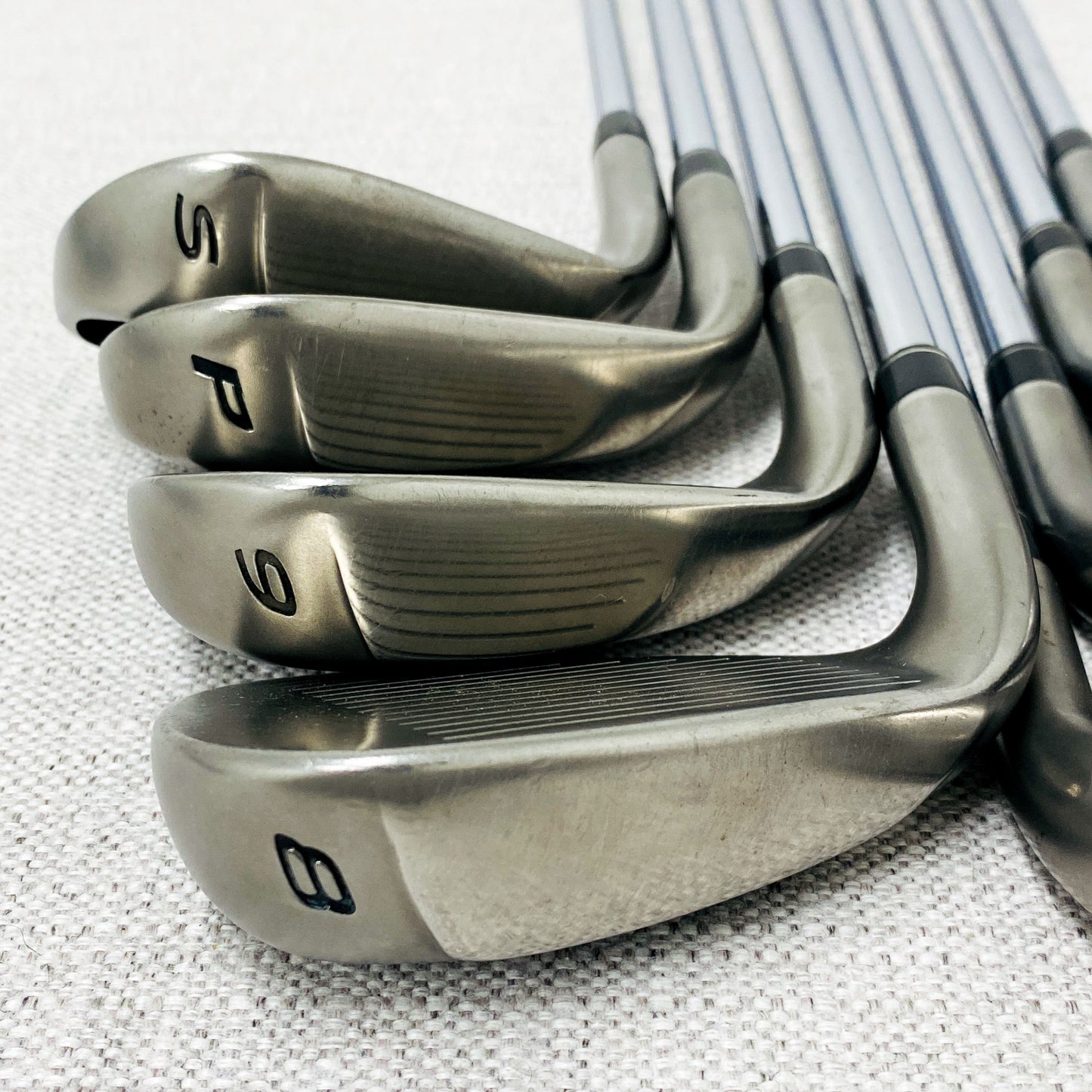 TaylorMade AeroBurner Single Iron. Sold Separately. Regular Flex Steel - Very Good Condition # 13762