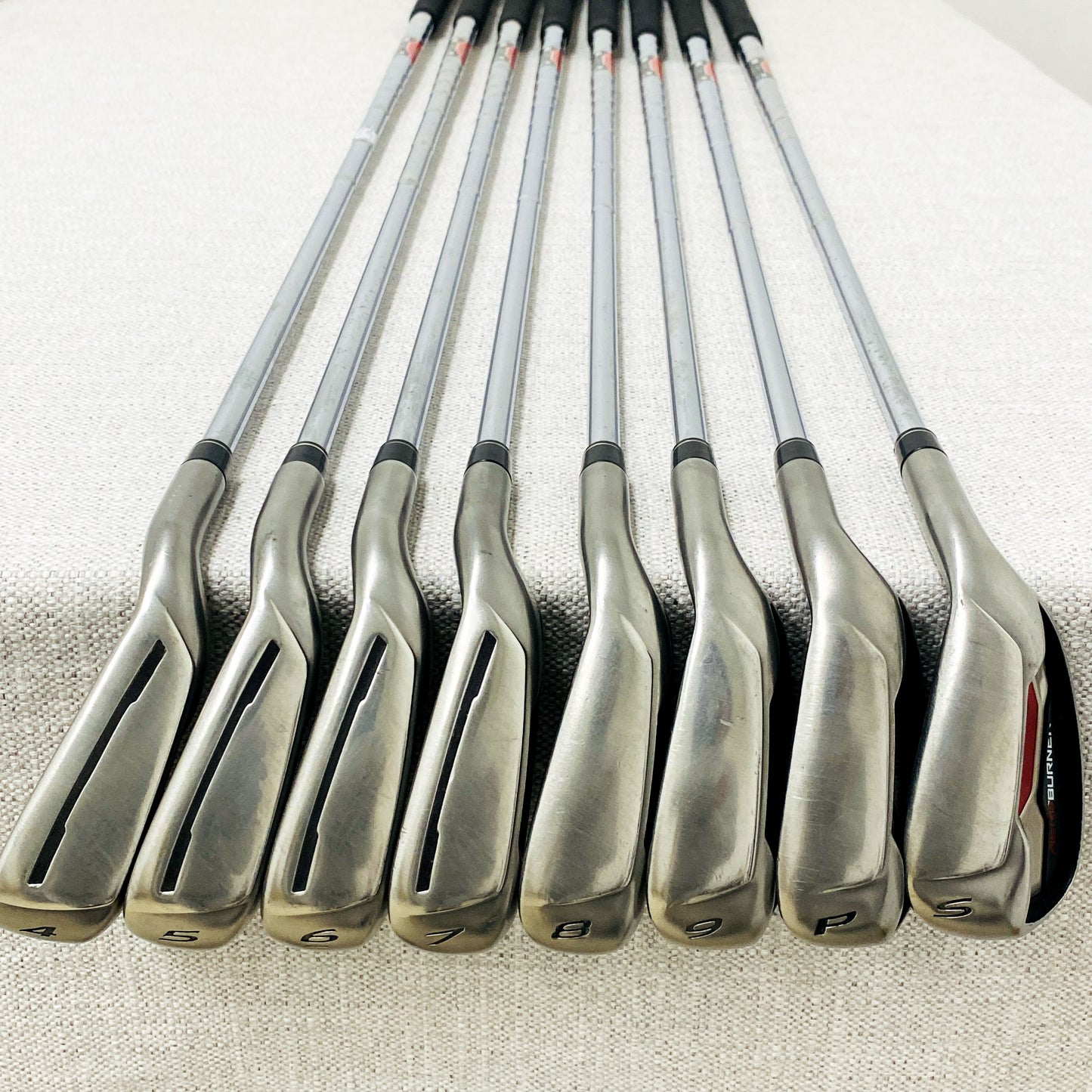 TaylorMade AeroBurner Single Iron. Sold Separately. Regular Flex Steel - Very Good Condition # 13762