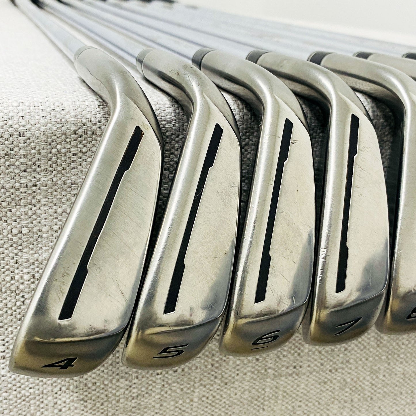 TaylorMade AeroBurner Single Iron. Sold Separately. Regular Flex Steel - Very Good Condition # 13762