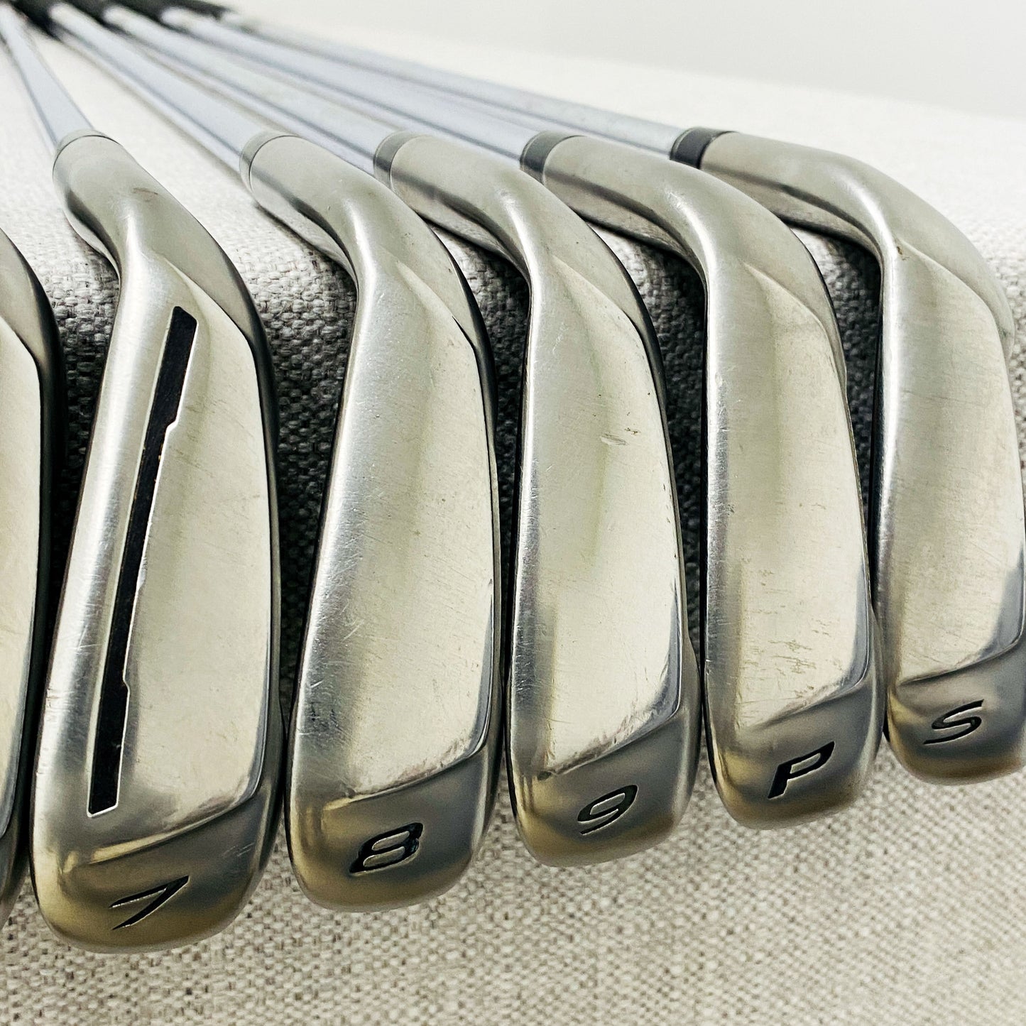 TaylorMade AeroBurner Single Iron. Sold Separately. Regular Flex Steel - Very Good Condition # 13762