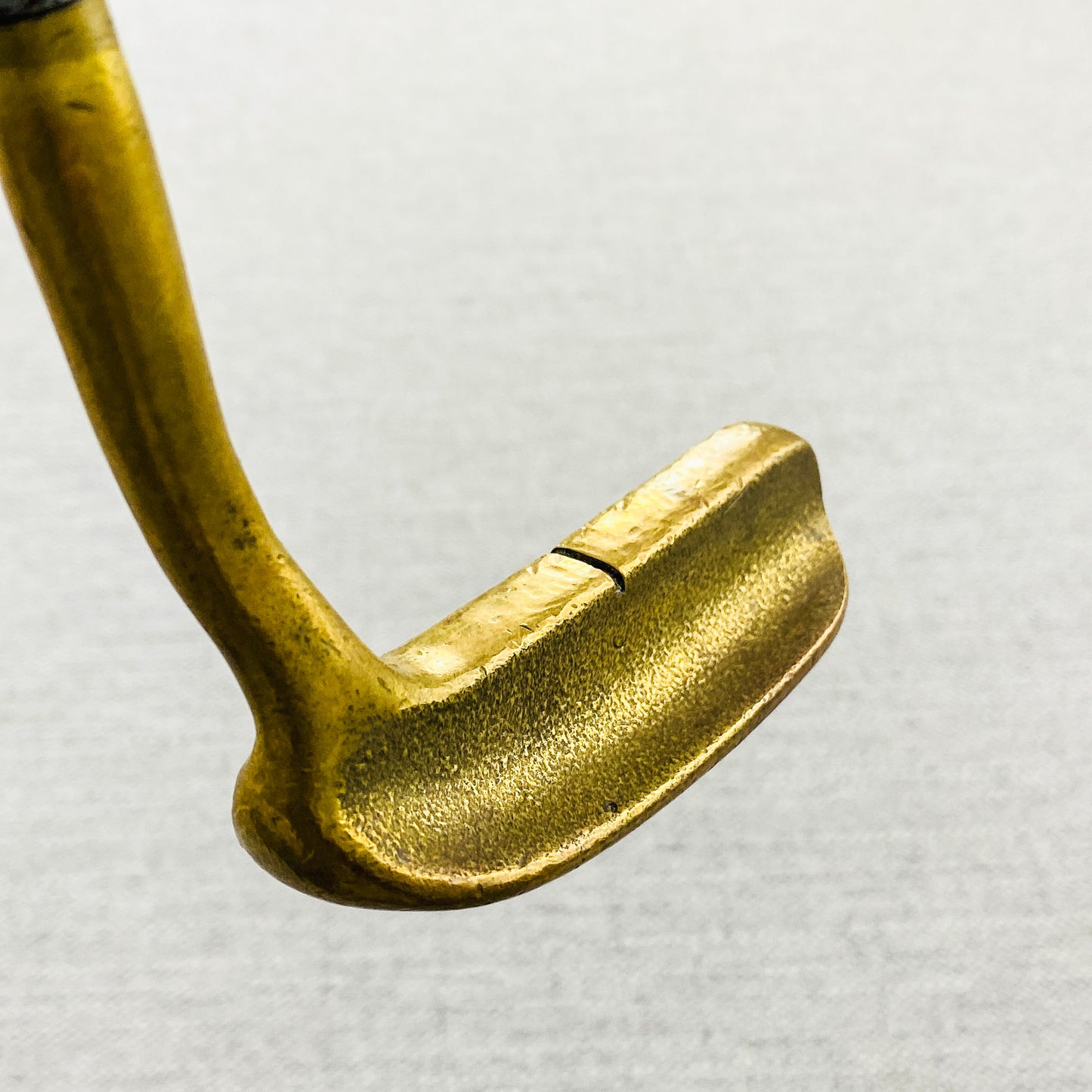 Acushnet Bulls Eye Heel Shafted Flange Offset Putter. 35.5 inch - Average Condition # 13211