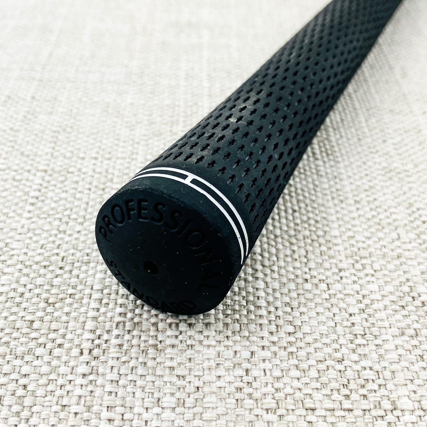 Professional brand budget swing grip. Choice of size. Black - Price includes fitment.