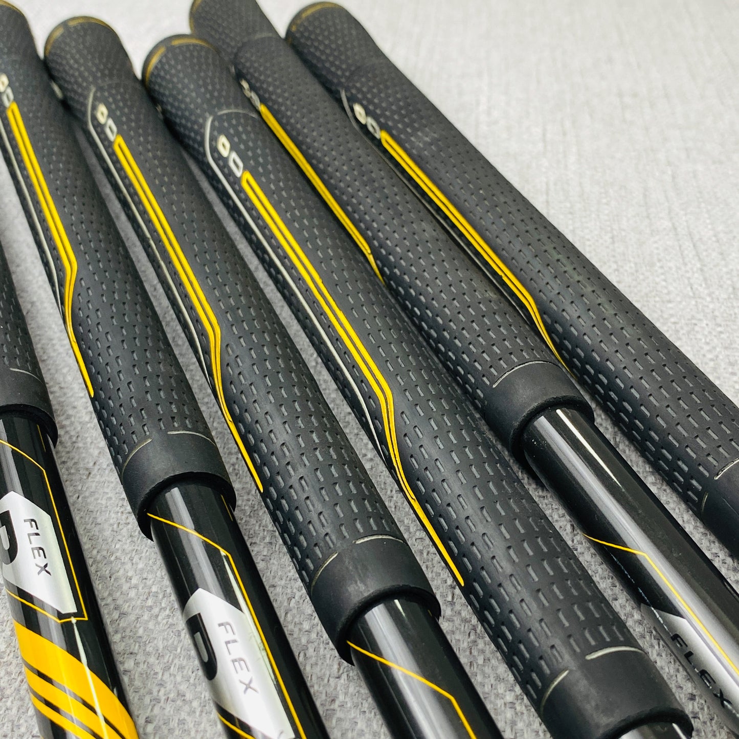 TaylorMade RocketBladez Single Iron. Sold Separately! Regular Flex Graphite - Very Good Condition # 12086