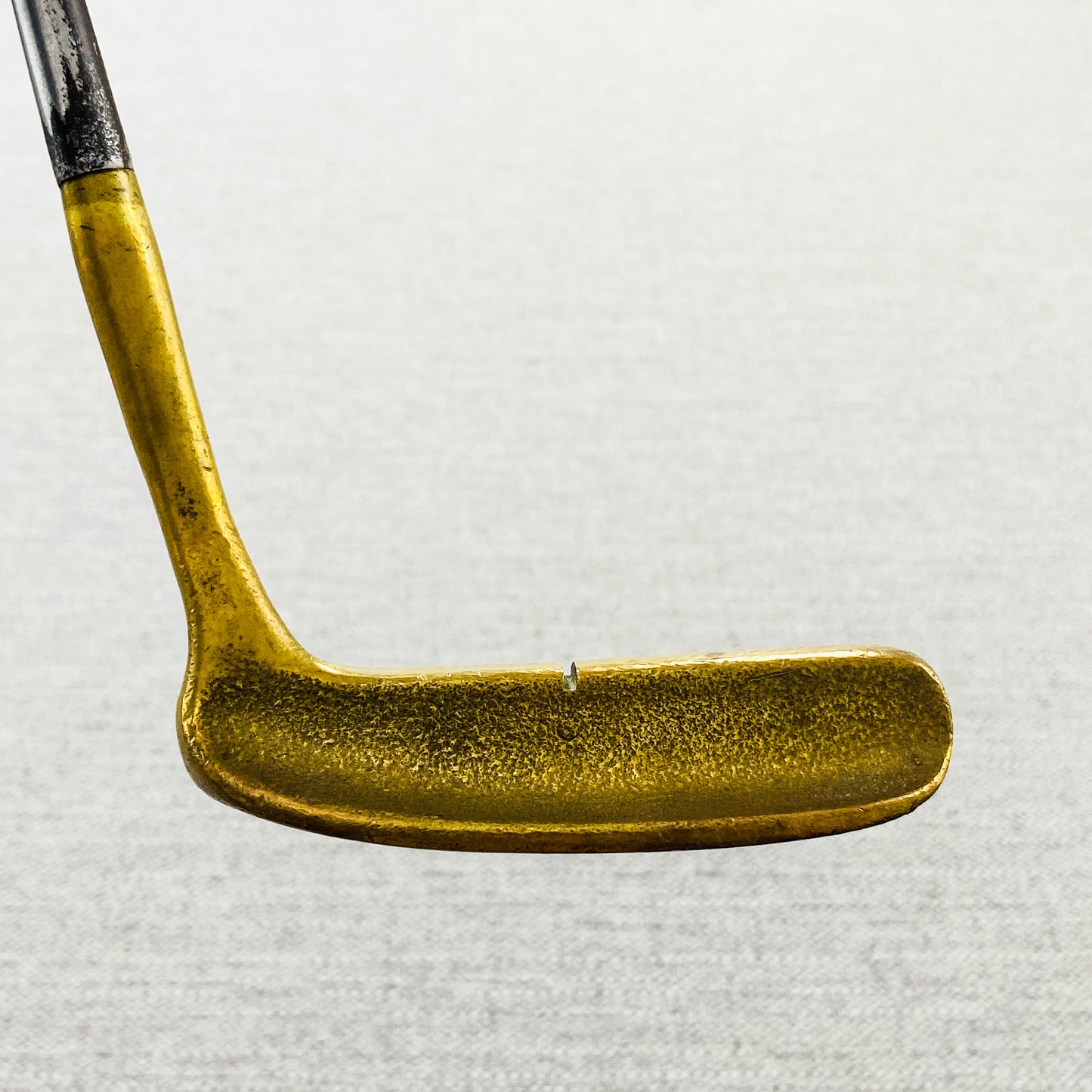 Acushnet Bulls Eye Heel Shafted Flange Offset Putter. 35.5 inch - Average Condition # 13211