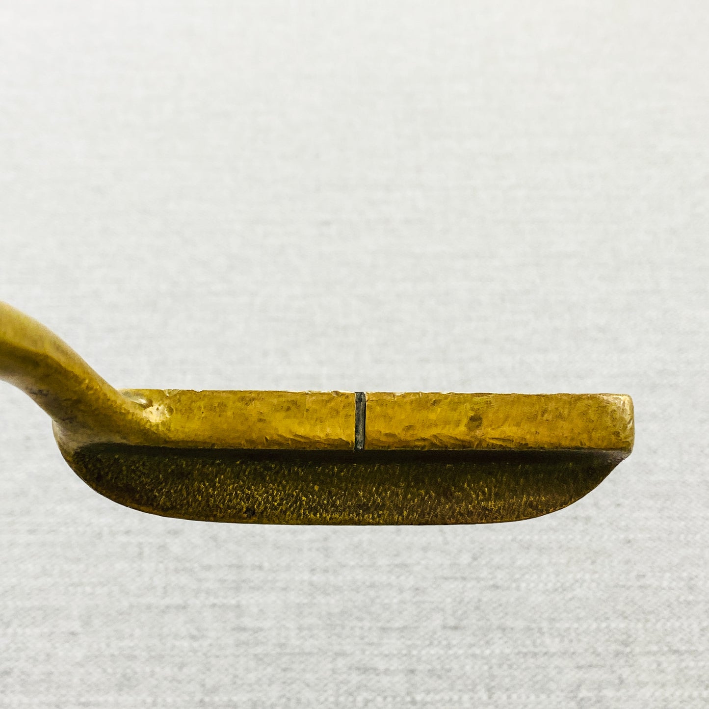 Acushnet Bulls Eye Heel Shafted Flange Offset Putter. 35.5 inch - Average Condition # 13211
