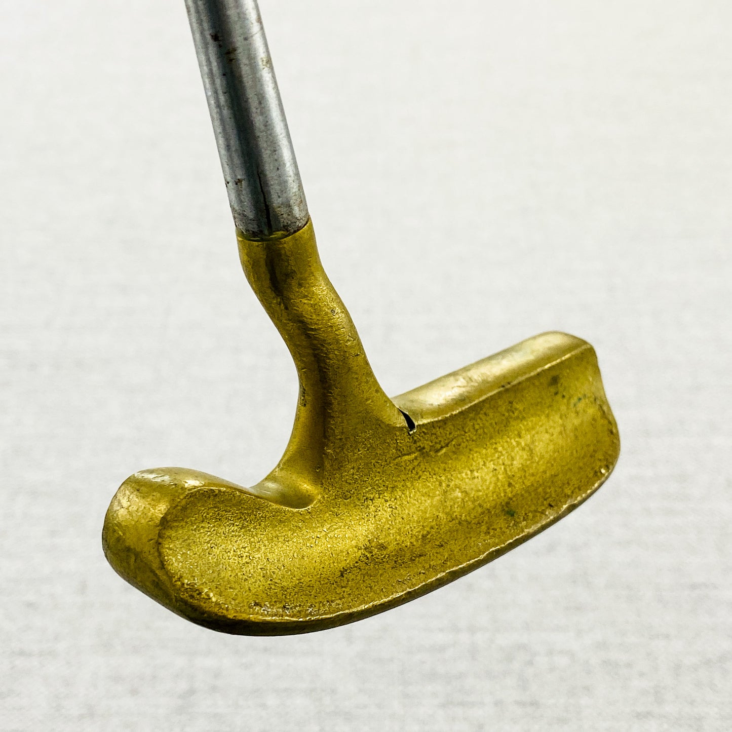 Acushnet Bulls Eye Wide Flange OffSet Putter. 35 inch - Good Condition # GP245