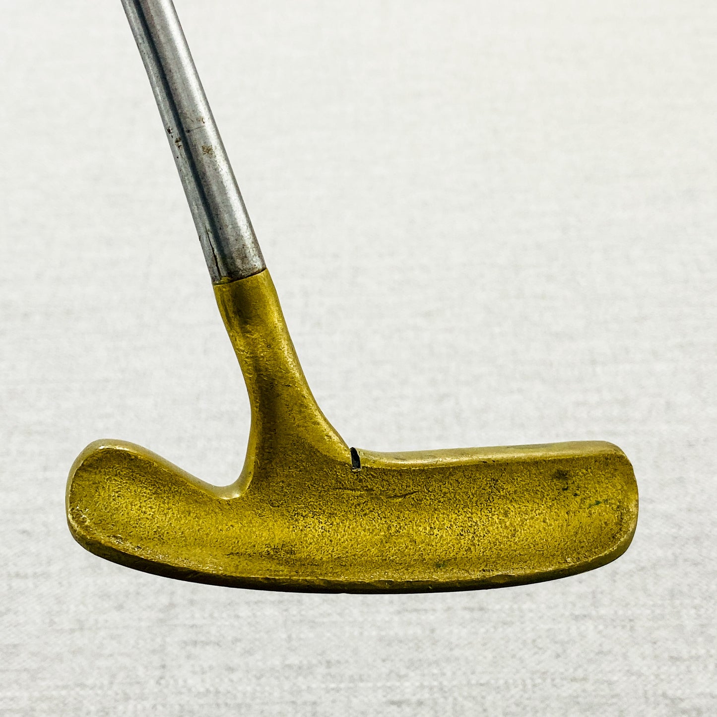 Acushnet Bulls Eye Wide Flange OffSet Putter. 35 inch - Good Condition # GP245