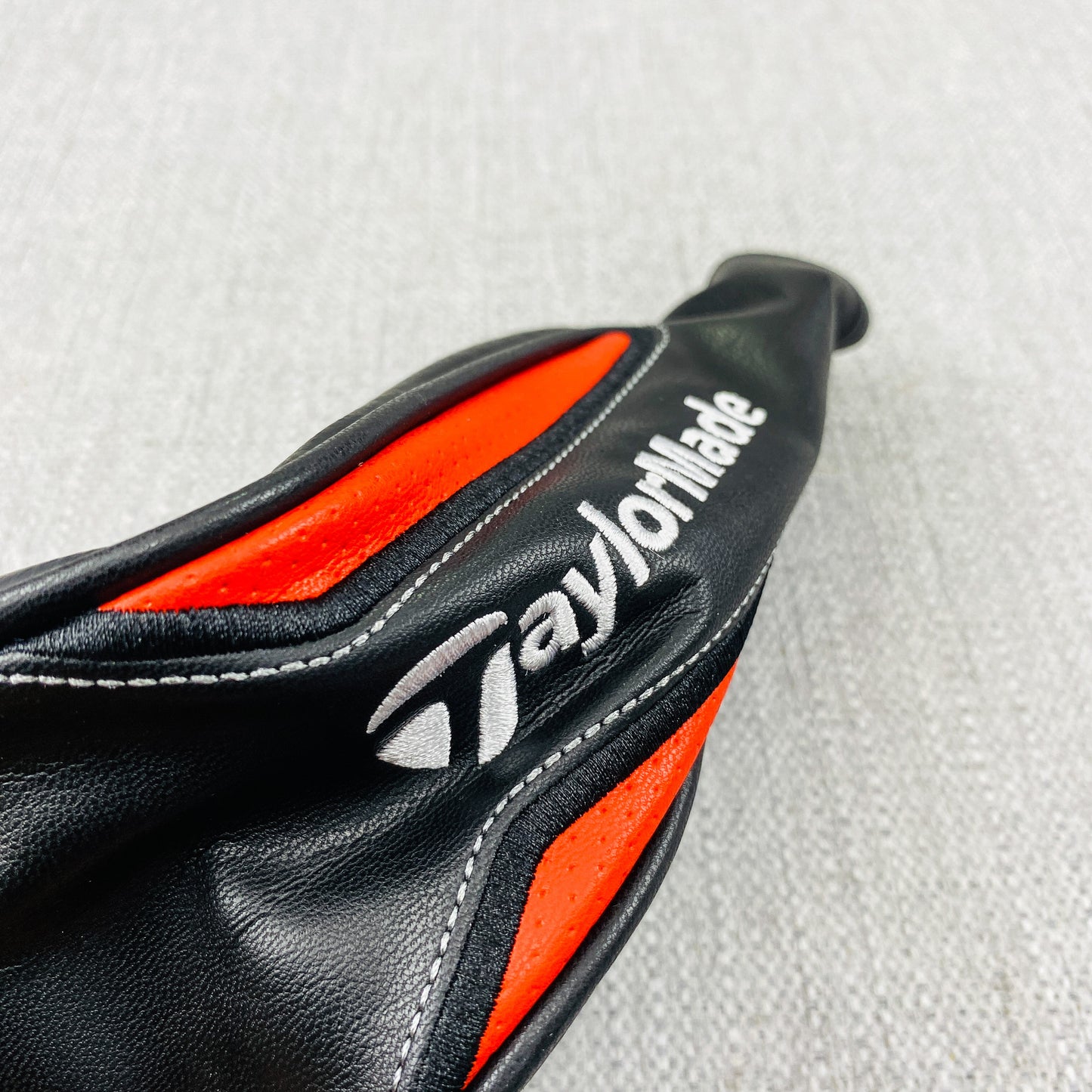 TaylorMade M6 Fairway Wood Head-Cover. As New.
