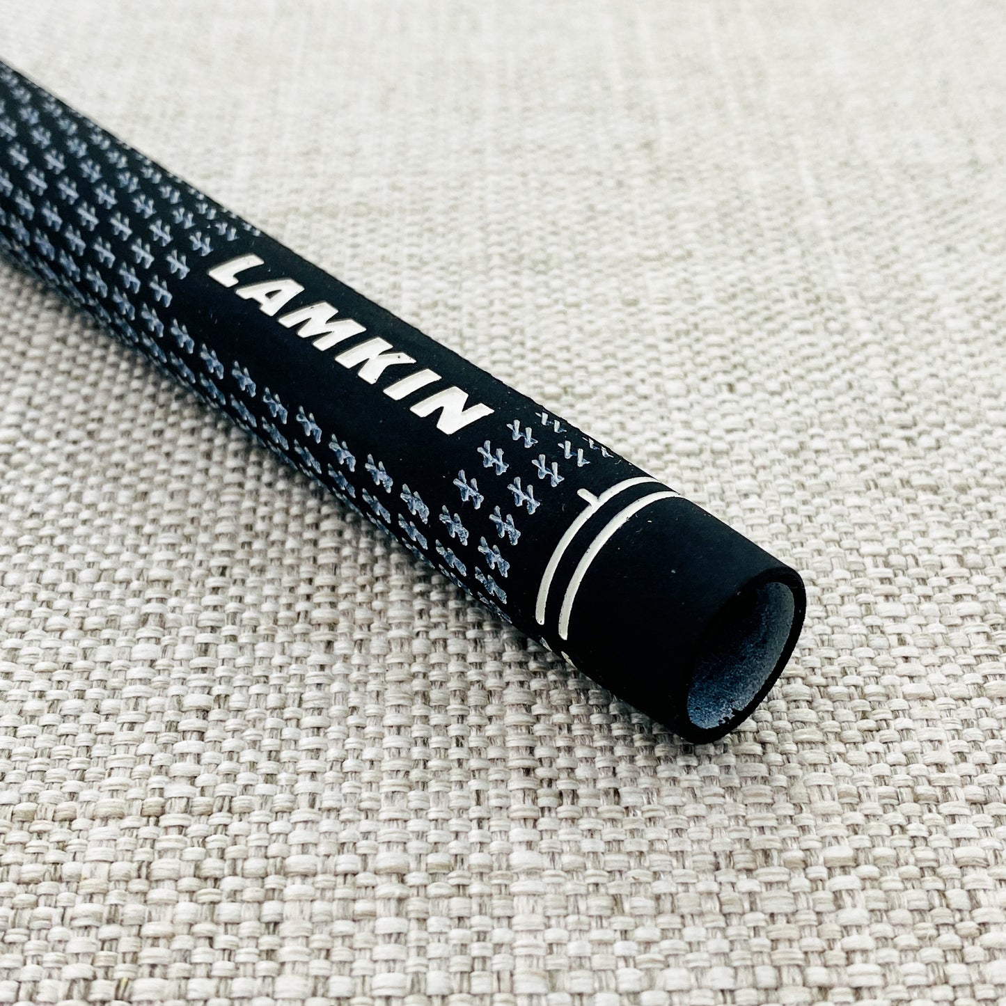 Lamkin Crossline swing grip. Choice of size. Black/White - Price includes fitment.